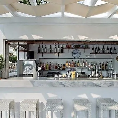 Hotel Makarios