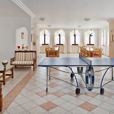 Hotel Makarios